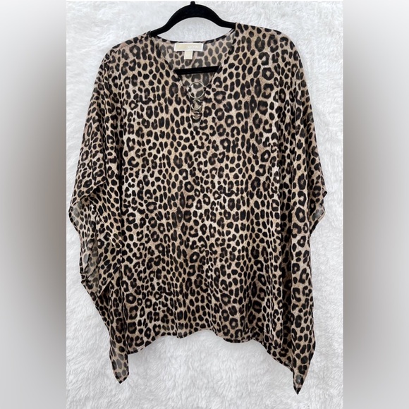 💫 NWOT MICHAEL Michael Kors cheetah print poncho top-S - Picture 1 of 4